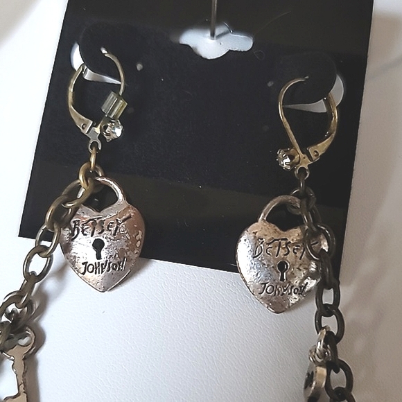 Vintage BETSEY JOHNSON Prisoner of Love Collection Drop Dangle Earrings. - Picture 9 of 9